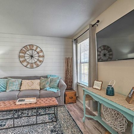 Centrally Located Branson Condo With Pool And Marina! 외부 사진
