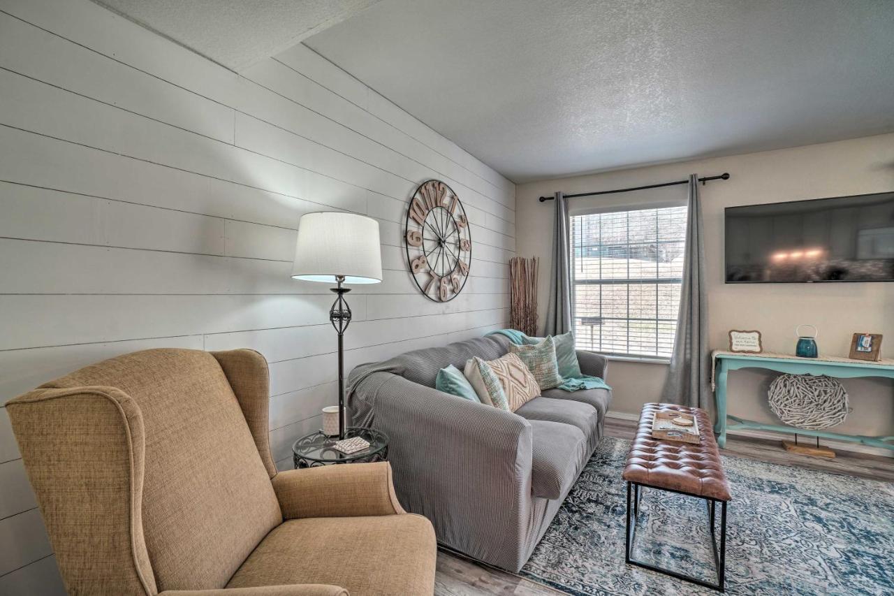 Centrally Located Branson Condo With Pool And Marina! 외부 사진