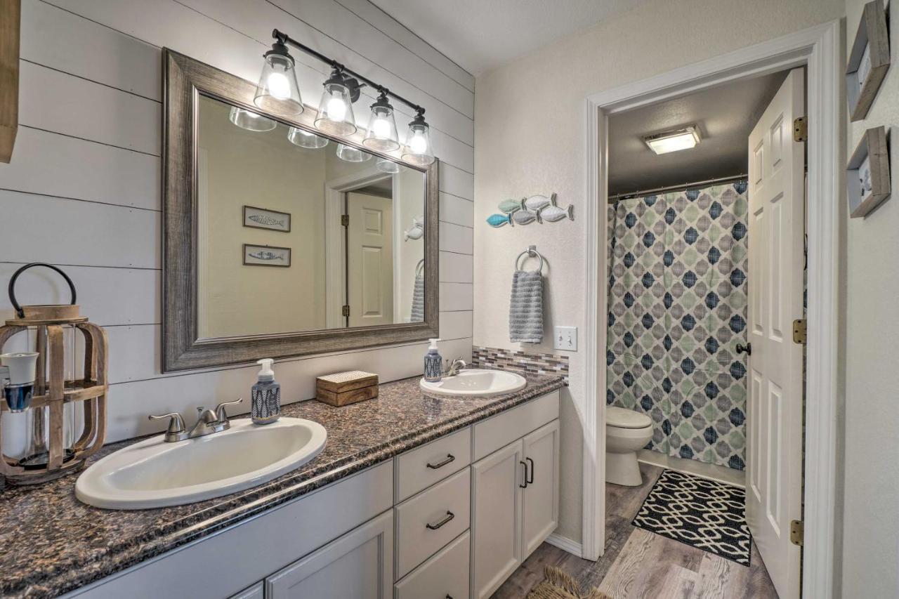Centrally Located Branson Condo With Pool And Marina! 외부 사진